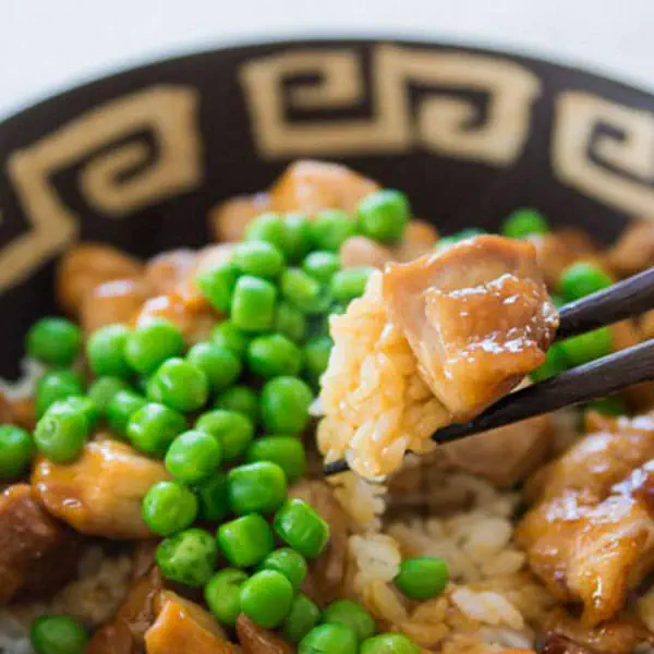 รูปภาพหน้าปกบทความ:เข้าครัวทำอาหารกินเองกับ สูตรเมนูข้าวหน้าไก่เทอริยากิ!!