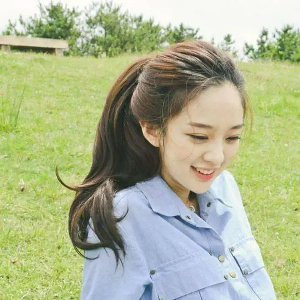 รูปภาพหน้าปกบทความ:28 สไตล์ มัดผม หางม้า สวย น่ารัก มุ้งมิ้ง ♥