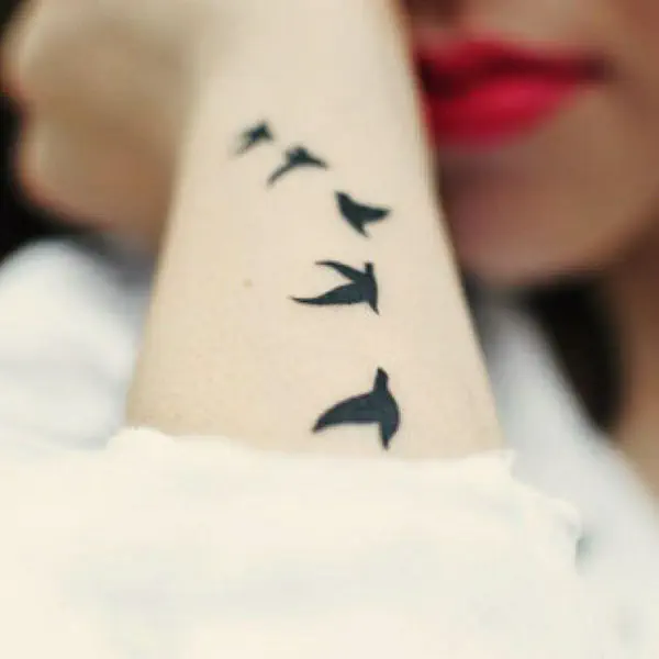 รูปภาพหน้าปกบทความ:20 ไอเดียรอยสักที่แขน 'Arm Tattoo' สุดเก๋และเท่ที่สาวอินดี้ควรลอง!