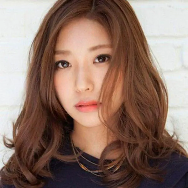 รูปภาพหน้าปกบทความ:22 เทรนด์ ผมดัดลอนหวานแบ๊ว สวยใส สไตล์ 'สาวญี่ปุ่น'