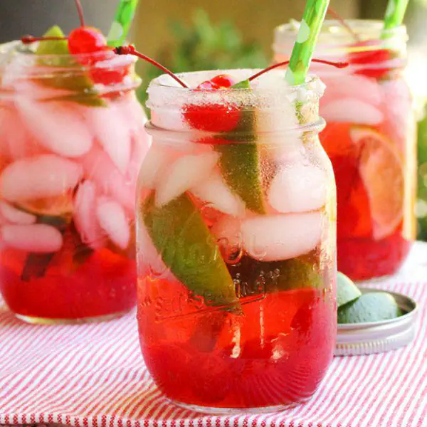 รูปภาพหน้าปกบทความ:Very Cherry Shirley Temple with Lime สูตรเครื่องดื่มสุดเริ่ด อร่อยฟินไม่เหมือนใคร