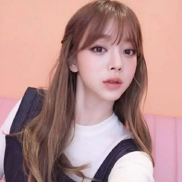 รูปภาพหน้าปกบทความ:20 ไอเดียทรงผมน่ารักๆ ชิคๆ ของสาว 'ผมหน้าม้า' สไตล์สาวเกาหลี