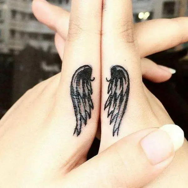 รูปภาพหน้าปกบทความ:สวยว้าวกับ 22 ลายสัก 'ปีกนางฟ้า' ลายสักสวยๆ สำหรับสาวรักรอยสัก