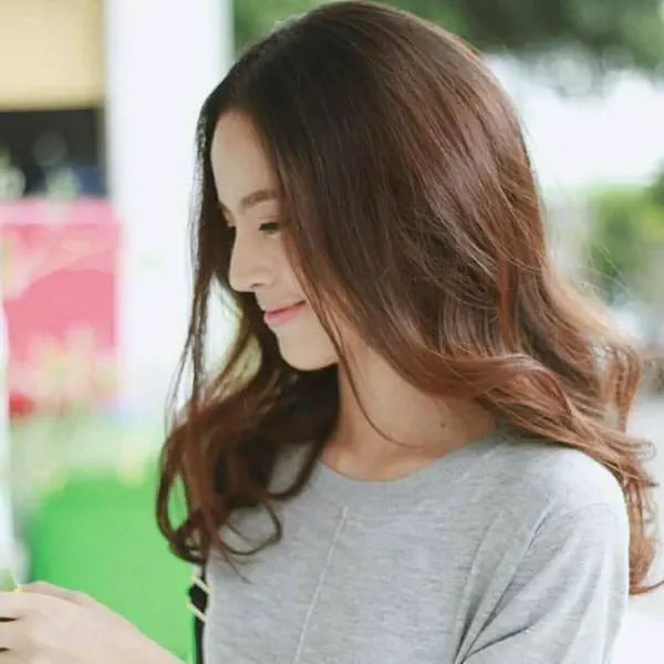 รูปภาพหน้าปกบทความ:ออกไอเดีย "Chestnut brown น้ำตาลประกายอมแดงนิดๆ" ดูหวานละมุนใครเห็นเป็นต้องรัก