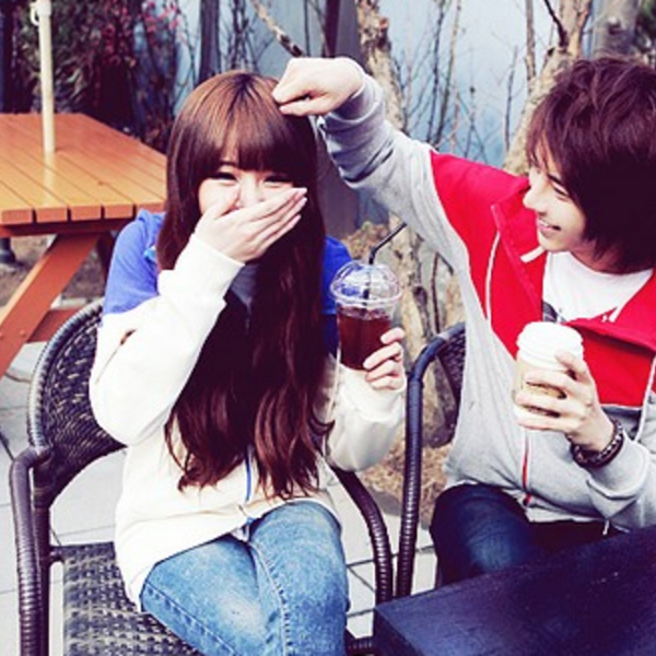 รูปภาพหน้าปกบทความ:8 หัวข้อสนทนา ที่ใช้ชวนหนุ่มคุยจนปิ๊งปั๊ง (。♥‿♥。)*:・゚✧