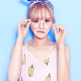 รูปภาพหน้าปกบทความ:สวยไม่เสี่ยง! แนะ 5 ทริค ดีๆ ที่ช่วยให้ใส่ "คอนแทคเลนส์" ไปเล่นน้ำ ได้อย่างปลอดภัยมากขึ้น