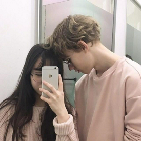 รูปภาพหน้าปกบทความ:คนที่รักเรา หรือคนที่เรารัก เลือกใครดีนะถึงจะเวิร์ค?