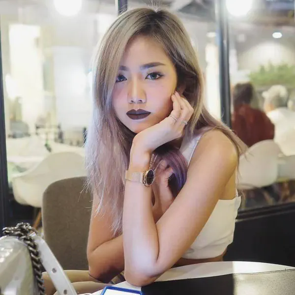 รูปภาพหน้าปกบทความ:แนะนำ '6 บล็อกเกอร์สาวผิวสีแทน' สาวผิวขาวหลบไป เทรนด์ผิวแทนกำลังมา!
