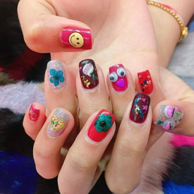 รูปภาพหน้าปกบทความ:ส่อง 30 ลายเล็บสวย 5 สไตล์ หลายไอเดีย จาก 5 ร้านทำเล็บใน Instagram