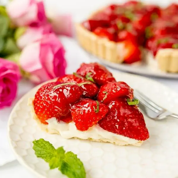 รูปภาพหน้าปกบทความ:'Homemade Strawberry Tart' สูตรทาร์ตสตรอว์เบอร์รี่โฮมเมดสุดฟิน รับประกันความว้าว!
