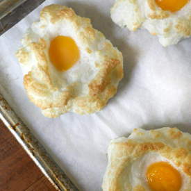 รูปภาพหน้าปกบทความ:รวมไอเดียเมนูอาหาร 'ไข่ดาวก้อนเมฆ' ของกินสุดเก๋ ติดเทรนด์!