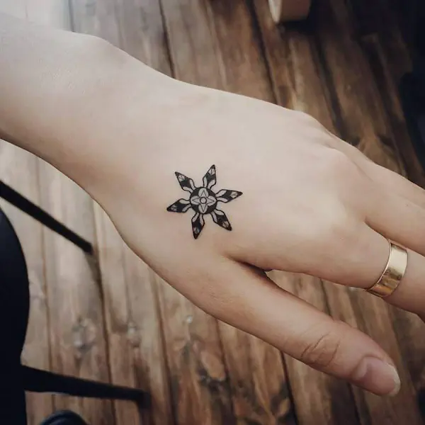 รูปภาพหน้าปกบทความ:สวยมีเสน่ห์ 'รอยสักเล็กๆ' ที่มือ ไม่ต้องอลังการ แต่ดาเมจจัดเต็ม