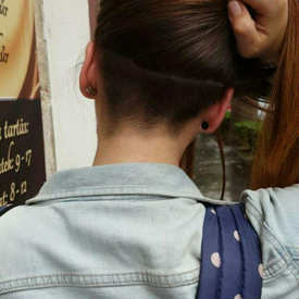 รูปภาพหน้าปกบทความ:ไอเดีย สาวผมยาว ไถผมแซ่บๆ ไม่เหมือนใคร "Hidden Undercut" แค่หันหลังก็ว้าวได้!