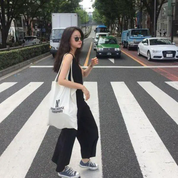 รูปภาพหน้าปกบทความ:20 ไอเดียแต่งตัวสไตล์ 'Black & White' โทนขาวดำ ในลุคแคชชวลแบบชิคๆ สไตล์เกาหลี