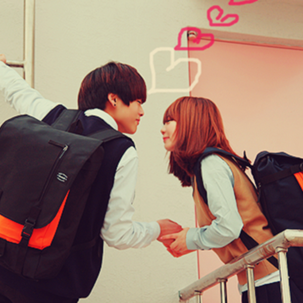 รูปภาพหน้าปกบทความ:8 วิธี แสดงออกยังไงให้หนุ่มๆ สนใจ ทั้งที่เพิ่งเจอกันครั้งแรก !