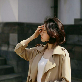 รูปภาพหน้าปกบทความ:รวม ท่าโพสเผลอๆ "Candid Shot" สวยละมุน ดูแพง สไตล์ไอดอล "Yun Seon Young"