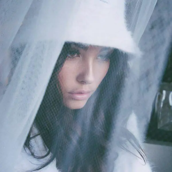 รูปภาพหน้าปกบทความ:แอบส่องแฟชั่นสุดแซ่บ!! ของ Madison Beer หวานใจ หนุ่ม Brooklyn Beckham