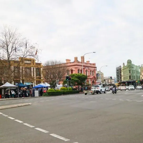 รูปภาพหน้าปกบทความ:พาเที่ยว Newtown ประเทศออสเตรเลีย เมืองสุด Cool ที่ต้องไปสักครั้งในชีวิต!