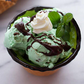 รูปภาพหน้าปกบทความ:'Ice Cream Mint Chocolate Chip' แบบโฮมเมด ทำง่าย ไม่ใช้เครื่อง