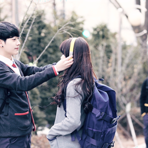 รูปภาพหน้าปกบทความ:27 เพลงรักน่าแชร์ สำหรับ " คนแอบรัก " (。・//ε//・。)♥