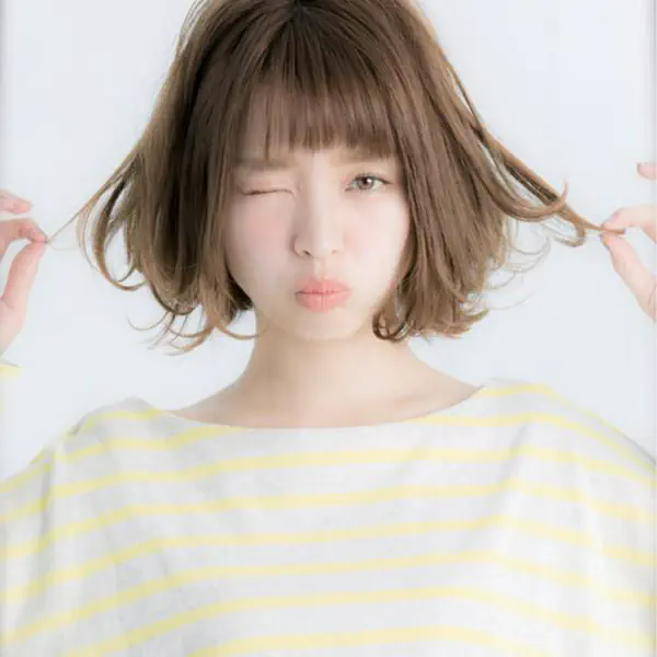 รูปภาพหน้าปกบทความ:How To ทำผมสไตล์คาวาอี้เกิร์ล '25 ทรงผมสำหรับสาวผมสั้น' ทำง่ายไม่กี่นาทีก็สวยเป๊ะ