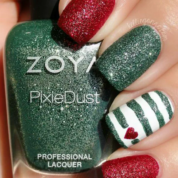รูปภาพหน้าปกบทความ:ไอเดียเล็บ 'สีเขียว-สีแดง' รับ Christmas สดใส แมทช์ได้กับทุกชุด 🎄🎁