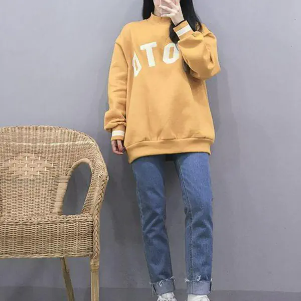 รูปภาพหน้าปกบทความ:ส่องแฟชั่น 'Casual Looks' แต่งหน้าหนาว ด้วยเสื้อแขนยาว และกางเกงยีนส์!