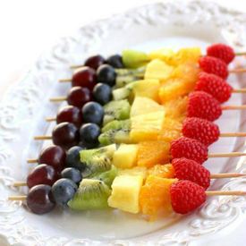 รูปภาพหน้าปกบทความ:ไอเดียของว่างจากผลไม้เก๋ๆ Rainbow Fruit อร่อยและมีประโยชน์