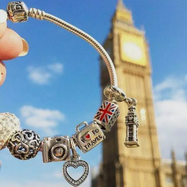 รูปภาพหน้าปกบทความ:รวม Charm bracelet 10 แบรนด์ ใครๆ เห็นก็ต้องหลงรัก💓