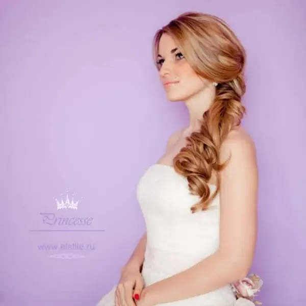 รูปภาพหน้าปกบทความ:24 ทรงผมสวยๆ ทรงผมรวบครึ่งหัว สไตล์ เจ้าสาว เจ้าหญิง