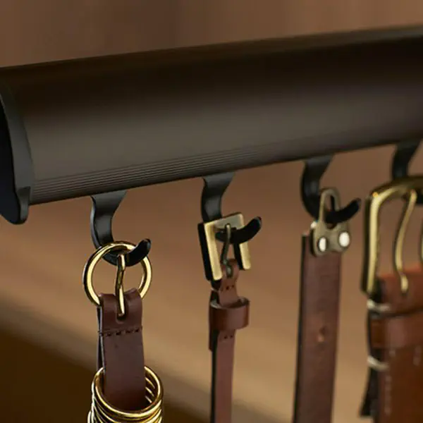 รูปภาพหน้าปกบทความ:รวมไอเดีย DIY 'ที่จัดเก็บเข็มขัด' วางอย่างไรให้ห้องเก๋ ไม่มีรก
