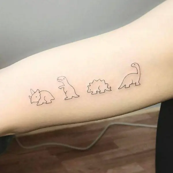 รูปภาพหน้าปกบทความ:มันจะน่ารักมากหน่อย ไอเดีย Dinosaur tattoos เปลี่ยนไดโนเสาร์ตัวใหญ่ ให้กลายเป็นรอยสักจิ๋ว