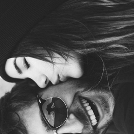 รูปภาพหน้าปกบทความ:20 ทริค 'ถ่ายภาพคู่แบบขาว-ดำ' ยังไงให้ดูสดใสไม่โศกเศร้า