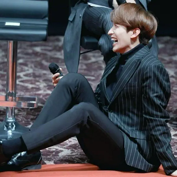 รูปภาพหน้าปกบทความ:ทั้งสูง ทั้ง(ขา)ยาว ♡ 12 ไอดอลชาย '180 เซน UP⬆' ที่ไม่ใช่แค่สูง แต่หุ่นยังเป๊ะเวอร์ #ใจบางไปอี๊ก