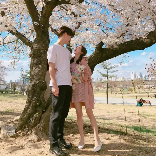 รูปภาพหน้าปกบทความ:รุ่นพี่สาวแอบชอบรุ่นน้องชาย 5 ทริค 'อ่อยน้องให้เนียน ไม่โดนมองว่ากินเด็ก' #ทริคอ่อยอย่างมีชั้นเชิง