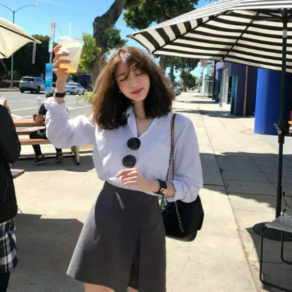 รูปภาพหน้าปกบทความ:แต่งไปทำงานแบบดูดี! ด้วยแฟชั่น 'เสื้อแขนยาวสีขาว' แมทช์ให้เก๋ สไตล์สาวเกาหลี