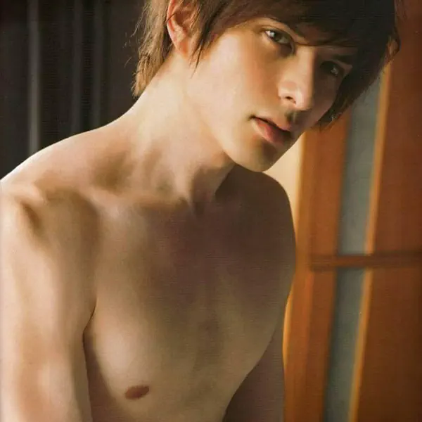 รูปภาพหน้าปกบทความ:7 นายแบบลูกครึ่งญี่ปุ่นสุดฮอต หน้าเป๊ะ หุ่นปัง!! (รูปเยอะม๊วกก)