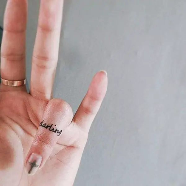 รูปภาพหน้าปกบทความ:30 ไอเดีย 'รอยสัก' บนนิ้วมือ น้อยแต่ดูดี