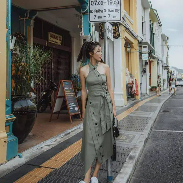 รูปภาพหน้าปกบทความ:สวยเท่! กับ 20 ไอเดียแฟชั่น " สีเขียวขี้ม้า (Olive Green) ” แมทช์ลุคไหนก็ชิค จากไอจีสาวสาย ฝ.