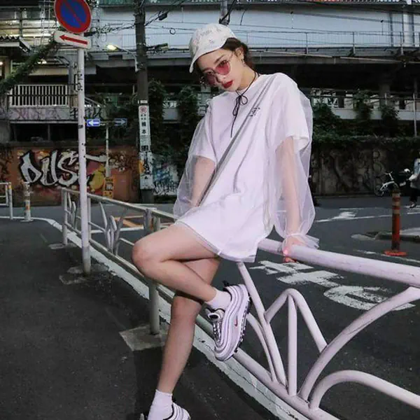 รูปภาพหน้าปกบทความ:3 แฟชั่นที่ 'ห้ามใส่คู่กับรองเท้าผ้าใบ' ใส่แล้วไม่เวิร์ก ตัน เตี้ย สุดๆ!