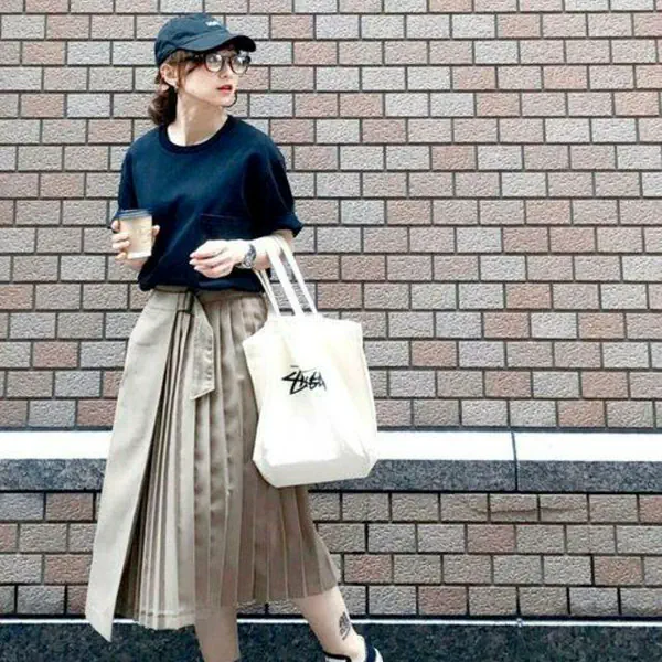 รูปภาพหน้าปกบทความ:รวมแฟชั่นการใส่ "กระโปรงยาว" แบบสาวญี่ปุ่น ที่ใส่ออกมาแล้วดูสวย ไม่มีเชยแน่นอน 😘