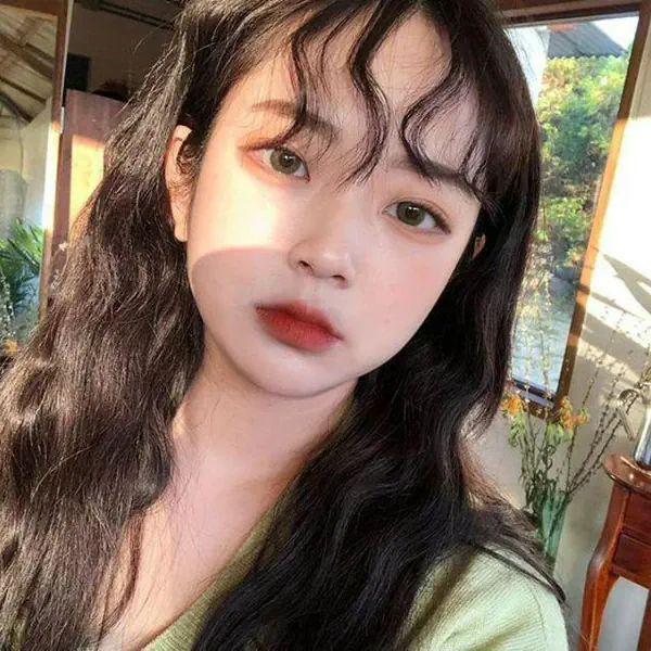 รูปภาพหน้าปกบทความ:รวมไอเดีย 'ผมหยิกลอน' สำหรับสาวซิส ที่อาจเบื่อแล้วผมตรง !