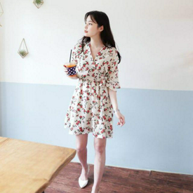 รูปภาพหน้าปกบทความ:เผย 5 ทริคสวยมั่นใจ ใส่ชุดลายดอกยังไง ให้ดูไม่เป็นป้า!