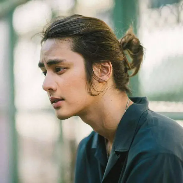 รูปภาพหน้าปกบทความ:ส่องมาดหล่อของหนุ่มเซอร์ 'ไอซ์ - ภาณุวัฒน์' ดาวรุ่งพุ่งแรง พระเอกคนใหม่ช่อง 3