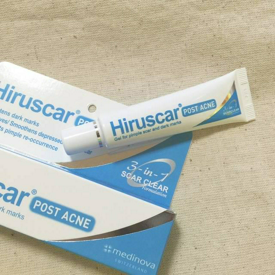 รูปภาพหน้าปกบทความ:รวมรีวิว Hiruscar ลดรอยสิว หน้าใส จากโต๊ะเครื่องแป้ง Pantip