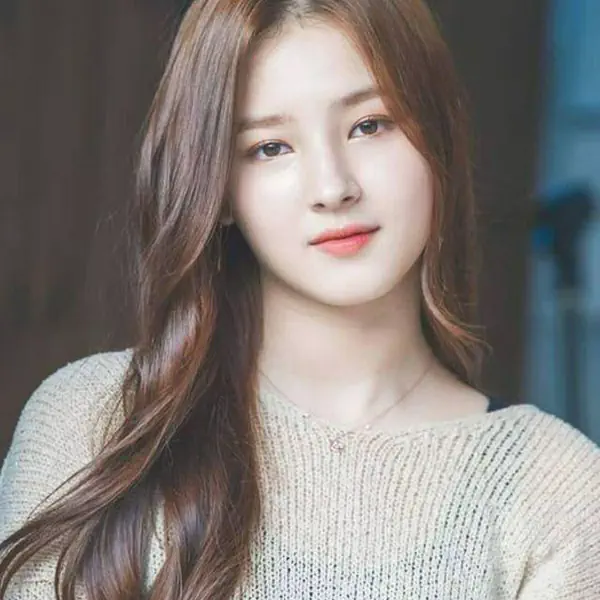 รูปภาพหน้าปกบทความ:ส่องความน่ารัก "แนนซี่ Momoland" ไอดอลลูกครึ่งอเมริกัน-เกาหลี น่ารักด้วย เซ็กซี่อีกก