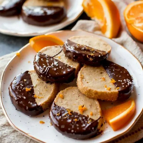 รูปภาพหน้าปกบทความ:Orange Cookies สูตร 'คุกกี้ส้ม' หวานหอม หอมกลิ่นส้มสดชื่นโดนใจ