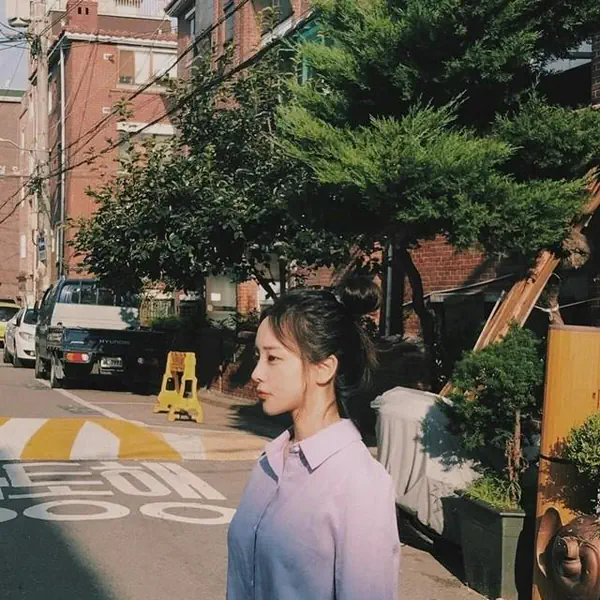 รูปภาพหน้าปกบทความ:30 ไอเดียท่าโพส & ถ่ายรูปของ 'สาวชอบเที่ยว' ให้มีกลิ่นไอความโคเรีย ตามสไตล์ออลจังเกาหลีเป๊ะ