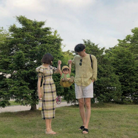 รูปภาพหน้าปกบทความ:น่ารักฝุดๆ กับ "แฟชั่นการแต่งตัว แบบครอบครัว พ่อ แม่ ลูก" #แม่จ๋าหนูอยากแต่งงาน