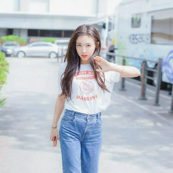 รูปภาพหน้าปกบทความ:รวม 30 ไอเดีย เปลี่ยน 'เสื้อขาวธรรมดา' ตัวเดียว ให้แมทช์ชุดได้หลายสไตล์ ใส่ได้ไม่ซ้ำ 7 วัน #เฉียบ!